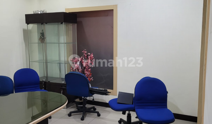 Good Ruko for Rent 820m2 City Center Commercial Area Ex-Bank