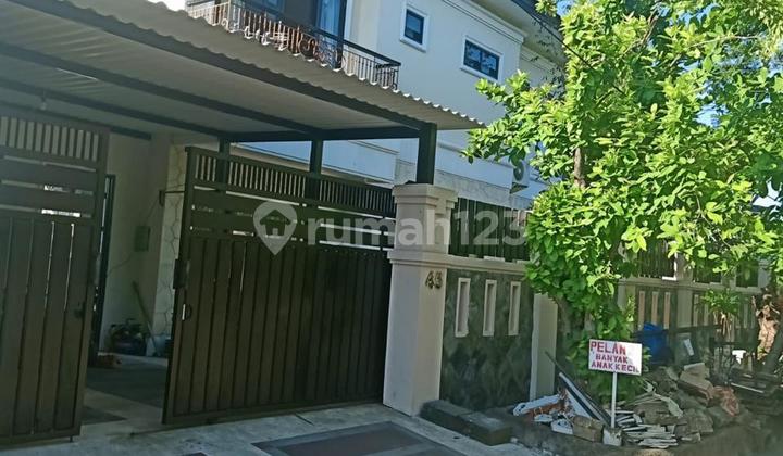 Disewakan Rumah di Manyar Rejo Fasilitas Kolam Renang Disewakan Rumah di Manyar Rejo Fasilitas Kolam Renang