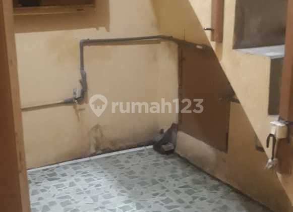 Nice Rental House in Gubeng Surabaya with Car Access Near Unair 2