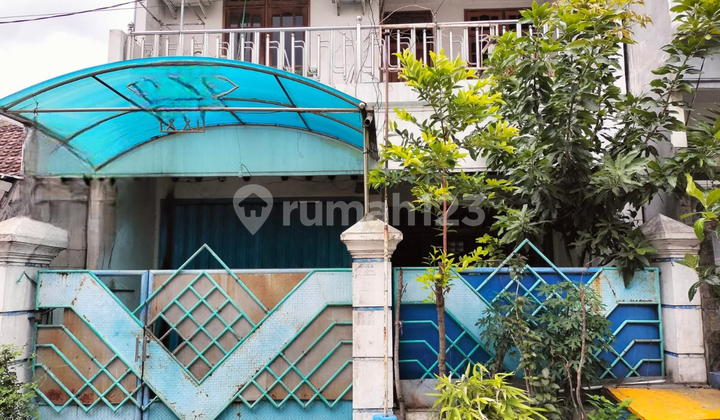 Rumah Gubeng Kertajaya 8 Kamar Tidur Dekat dengan Pusat Kota