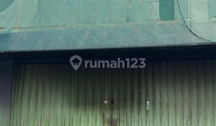 Strategic Dharmahusada Shophouse Suitable for Business Near City Center 2