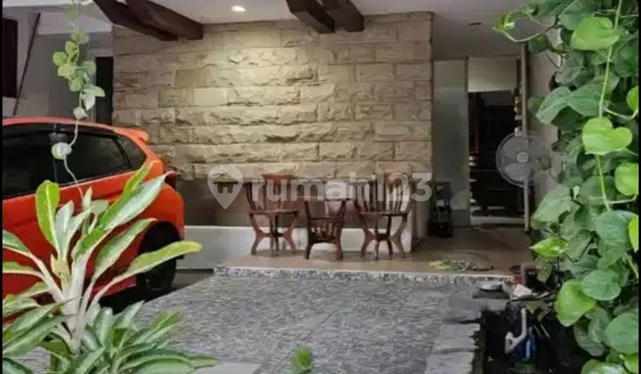 FOR RENT: SAFIRA GARDEN HOUSE, NEAR SHAISTANAYA, CLOSE TO SIDOARJO TOLL ROAD