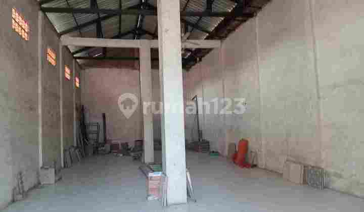 FOR SALE STRATEGIC SHOP NEAR TEMPLE LOCATION 2