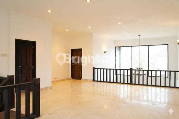 House in the Elite Neighborhood of Imam Bonjol - Near Kuta. Good Price Elite Environment Hkcw 2