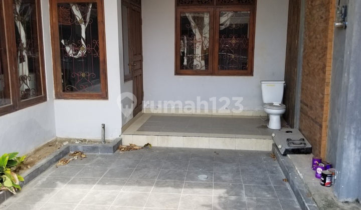 OLD HOUSE GOOD QUALITY ON A SMALL LOT LAND (rare) IN THE HEART OF PETITENGET KUTA OLD HOUSE GOOD QUALITY ON A SMALL LOT LAND (rare) IN THE HEART OF PETITENGET KUTA