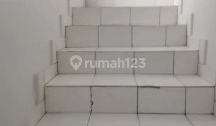 Rare Find, 3-Storey Shop House in Perum Dalung Permai - The Largest & Most Dense Housing Estate in Denpasar 2