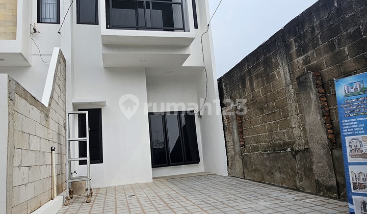 Comfortable and Safe 2-Story House Comfortable and Safe 2-Story House