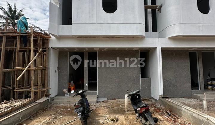 Rumah Mewah 2 Lantai SHM di Jl. Assafiiyah, Jl. Assyafiiyah No.19, Cilangkap, Cipayung, Kota Jakarta Timur, Dki Jakarta, Indonesia, 13870, Cilangkap
