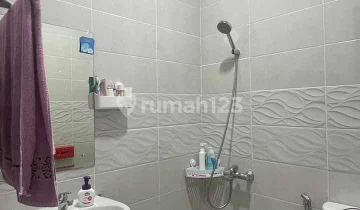 Rumah 2 Lantai Cluster Cherryville di Grand Wisata Bekasi SHM 2