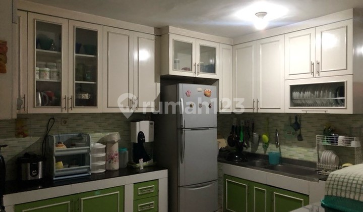 House For Sale Cash Only a plot of land in Kebon Jeruk with a total area of 443 m2 including building in West Jakarta Administrative City. 2