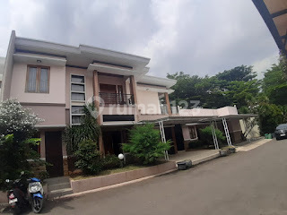 RUMAH DIJUAL DALAM TOWNHOUSE MEWAH DEKAT TOLL JORR, DI KEBAGUSAN JAKARTA SELATAN