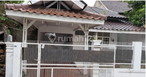 A Plot of Land for Sale Cash Only with a Total Area of 733 M2 in Joglo, Kembangan Including Buildings in Adm. City of West Jakarta