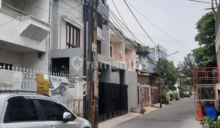 Sebidang Tanah "Cash Only" dengan Total Luas 171 M2 Berikut Bangunan di Tomang Grogol Petamburankota Adm. Jakarta Barat
