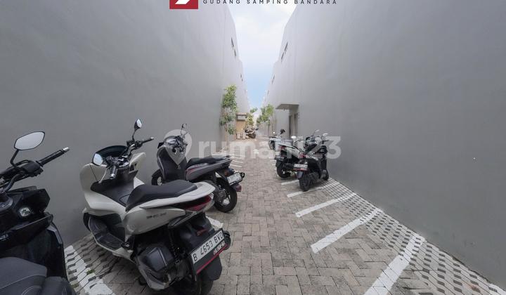 Ruang usaha di Cengkareng bisa tuk Gudang cocok tuk Usaha bisnis anda