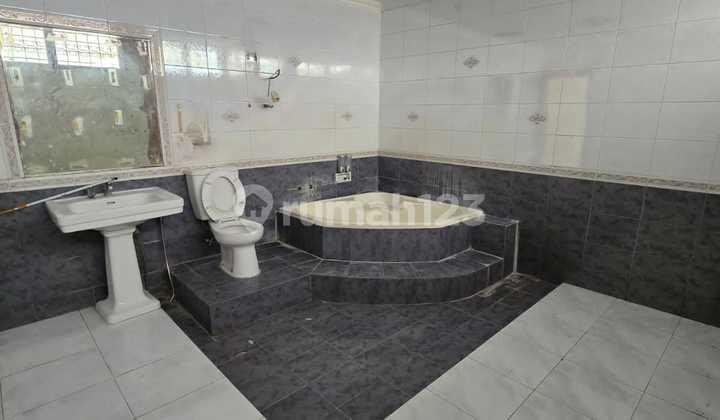 Disewakan Komersial Area Rumah Manyarkertoadi - Surabaya Kota 2