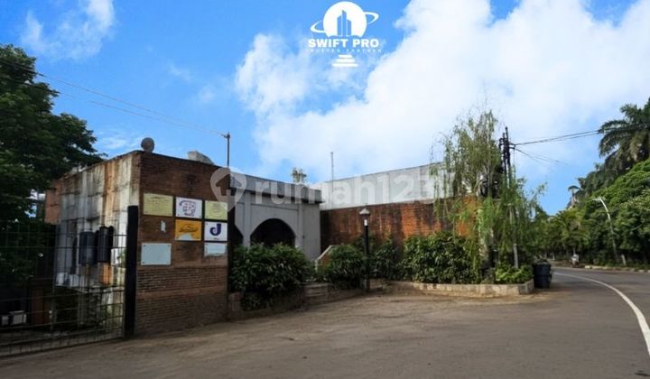 Ruang Usaha Komersial Strategis nan Sejuk di Prapanca,Jakarta Selatan
