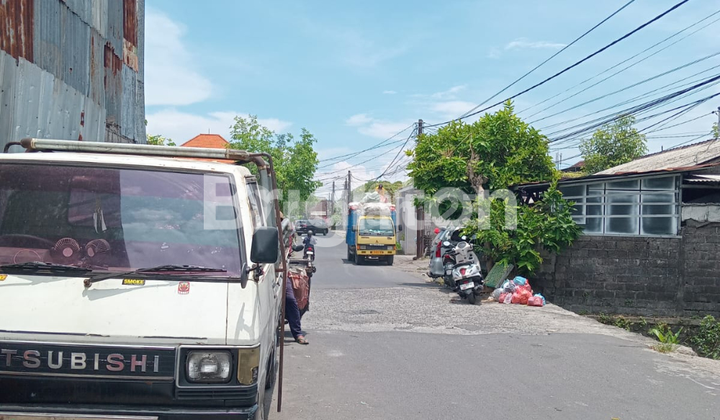 Dijual Rumah 2 Lantai Luas & Nyaman - Lokasi Strategis