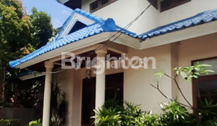 Dijual Rumah - Lokasi Strategis, Cocok untuk Hunian Besar 1