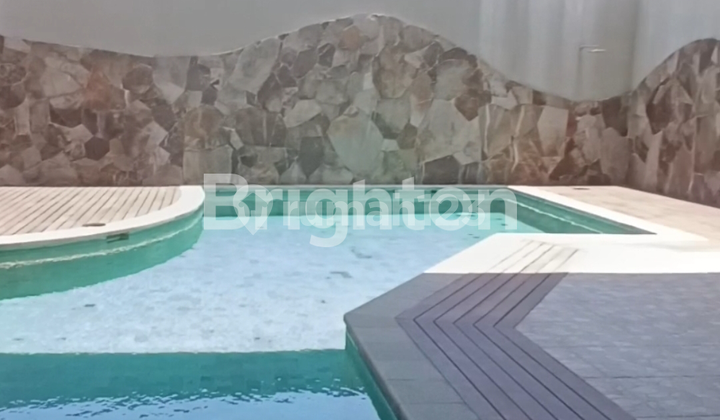 For Sale 3-Storey Building with Direct View to Padang Galak Beach