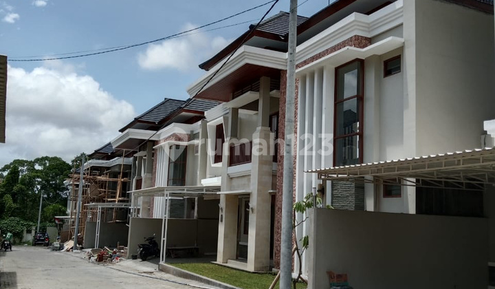 Rumah Cluster 2 Lantai View Sungai di Denpas