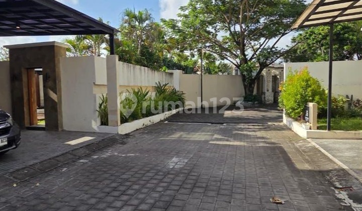 Villa di Taman Seminyak Suites Lokasi Strategis - Kavling 1 Villa di Taman Seminyak Suites Lokasi Strategis - Kavling 1