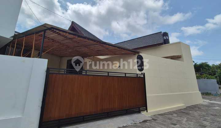 Modern House With Private Swimming Pool In Kampial Nusa Dua