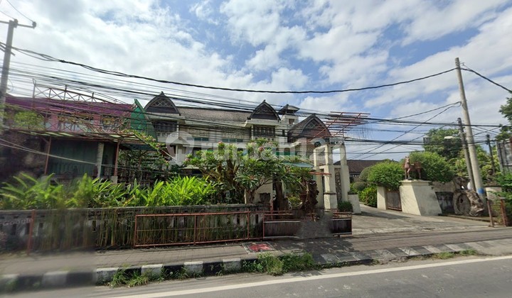 3-Floor Business Space Near Batubulan Market, in Batubulan