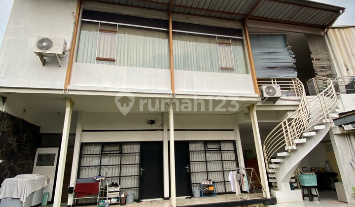 Jual Murah Rumah Heritage Type C Sekaligus Kostan dan Toko di Sayap Riau Bandung. Hunian Nyaman Sekaligus Investasi Masa Depan. Jual Murah Rumah Heritage Type C Sekaligus Kostan dan Toko di Sayap Riau Bandung. Hunian Nyaman Sekaligus Investasi Masa Depan.