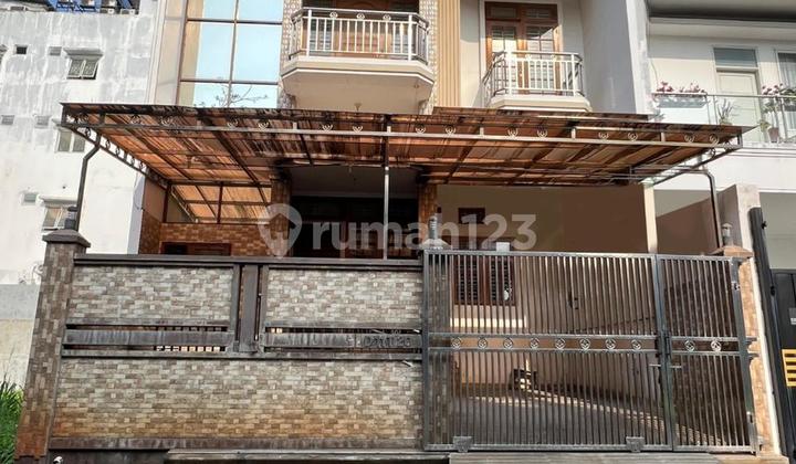 For Sale: The Gading Residence House, Kelapa Gading, North Jakarta.