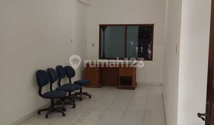 Disewa Rumah di Kelapa Gading Ukuran Rumah: 7X15 Disewa Rumah di Kelapa Gading Ukuran Rumah: 7X15