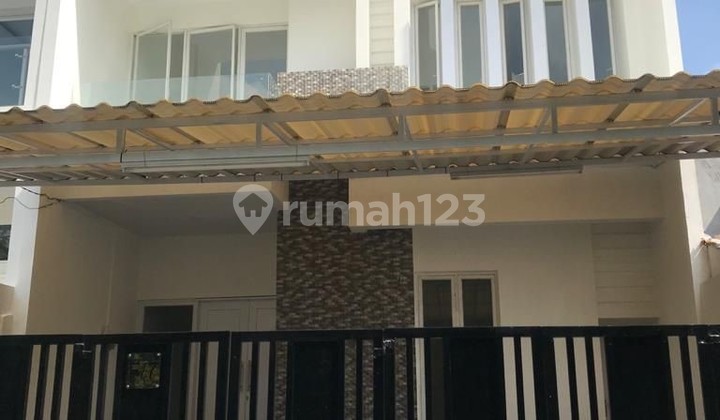 RUMAH DI PEGANGSAAN INDAH BARAT KELAPA GADING JAKARTA UTARA