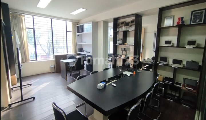 RUKO di Kawasan Kelapa Gading, di Pinggir Jalan Raya