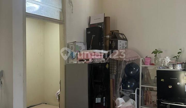 Rumah 2 Lantai Green Mansion Jakbar Dijual Cepat 2