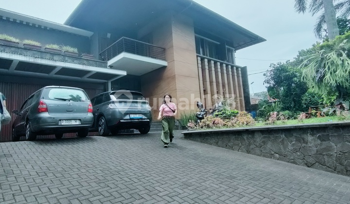 Rumah Mainroad Dago Strategis Lux