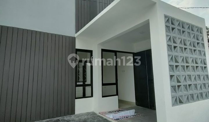 Flood-Free New House Ready to Occupy in Cisaranten 2