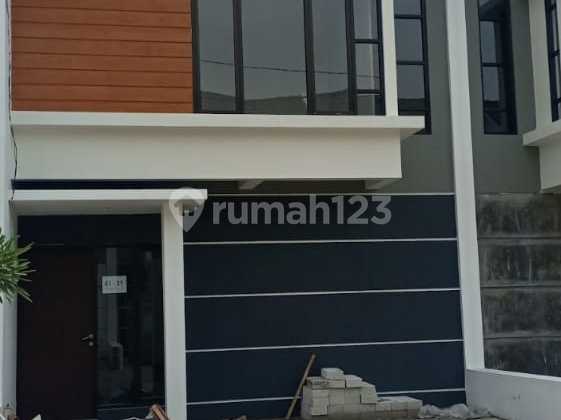 Rumah Mewah Dua Lantai Tetapi Murah Dekat Surabaya