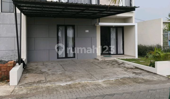 Rumah Mewah Dua Lantai Harga Ekonomi