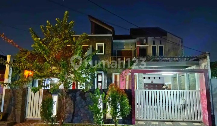 2-Story House in Gayungsari Barat Near Kebonsari Ketintang 2