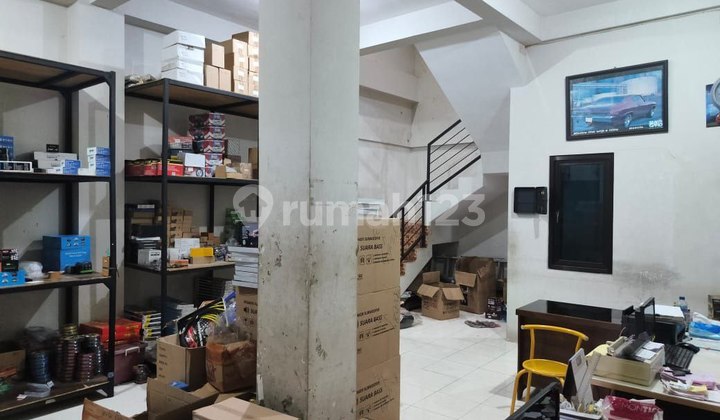 Rumah 2 Lantai Babatan Pratama bisa Buat Usaha Surabaya 2