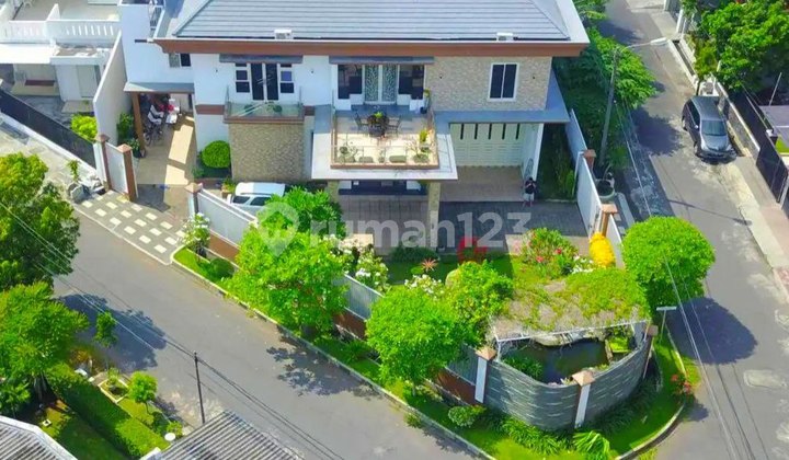 Dijual Rumah Hook Nginden Intan Barat 2 Lantai Surabaya