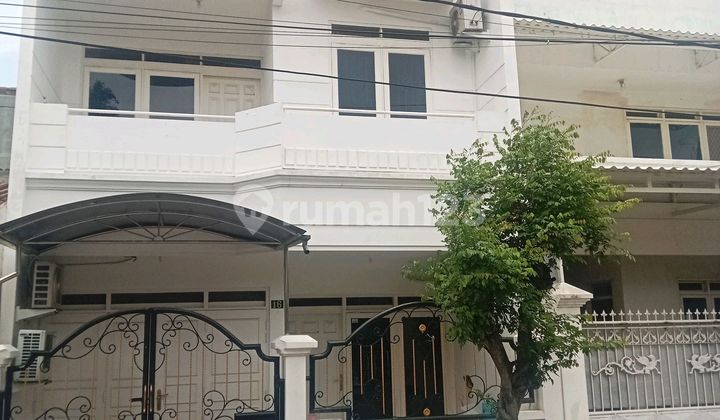Rumah 2 Lantai Dukuh Kupang Dekat Universitas Wijaya Kusuma