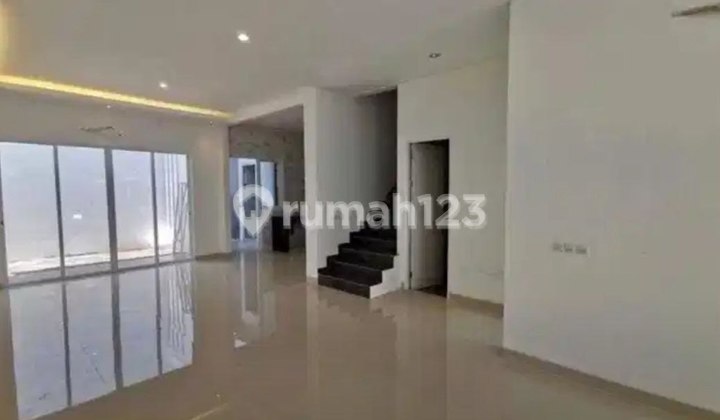 Rumah 2 Lantai Royal Residence Cluster Canal Park Surabaya 2