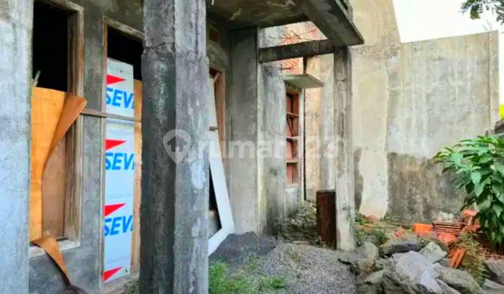 Rumah Pagesangan Baru Tinggal Finishing Jambangan Surabaya 2