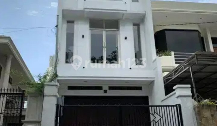 Rumah 3 Lantai Raya Satelit Barat Darmo Surabaya SHM Rumah 3 Lantai Raya Satelit Barat Darmo Surabaya SHM