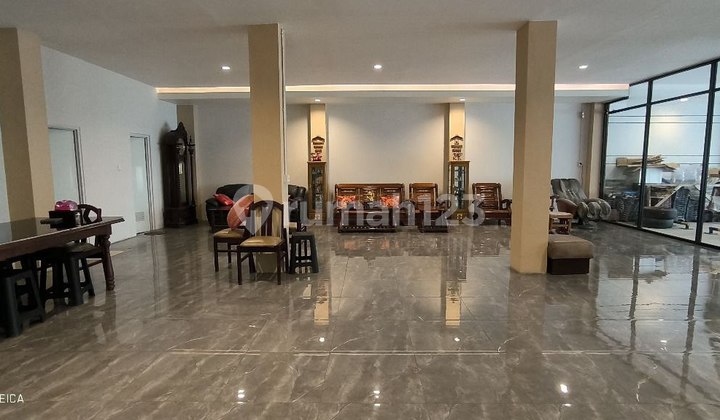 Darmo Permai Timur House, Strategic Location Suitable for Boarding Houses 2