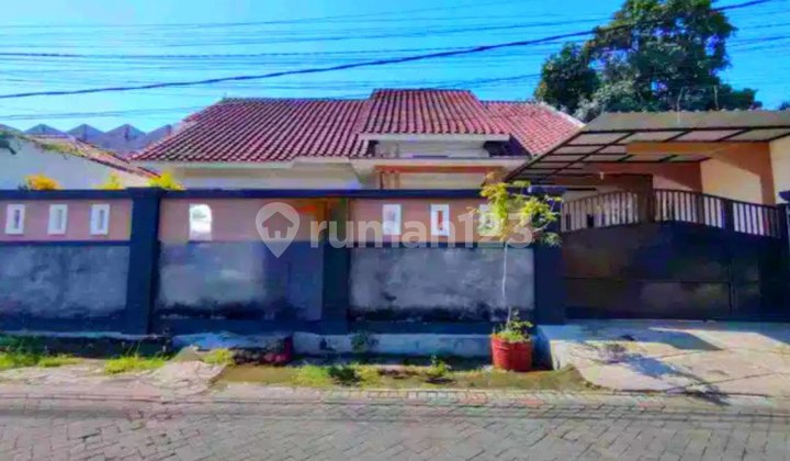 Ready-to-Occupy House in Kutisari Selatan, Near Petra, Surabaya Ready-to-Occupy House in Kutisari Selatan, Near Petra, Surabaya