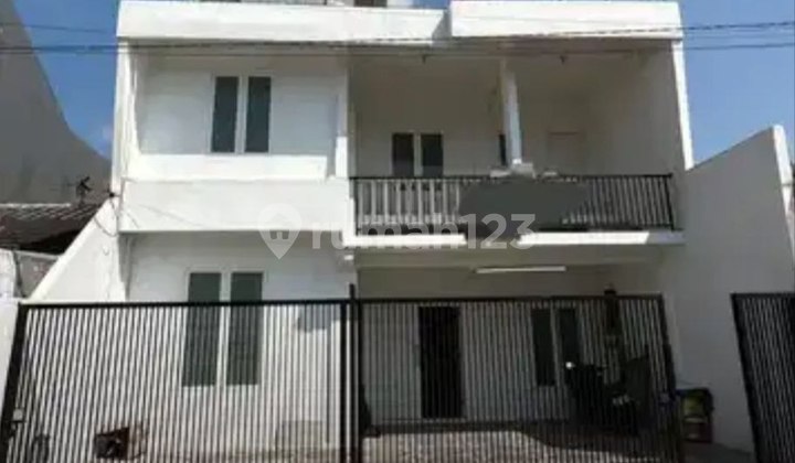 Rumah 2 Lantai Darmo Indah Selatan Darmo Surabaya SHM