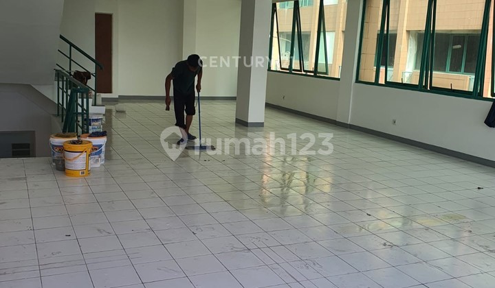 Rukan 4 Lantai Graha Cempaka Mas Posisi Hook