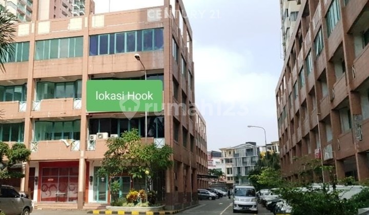 4-Story Shop House at Graha Cempaka Mas, Hook Position 2