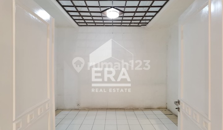 Jual rumah 2 lantai di villa permata unfurnished, nyaman dan asri lokasi strategis dan siap huni 2